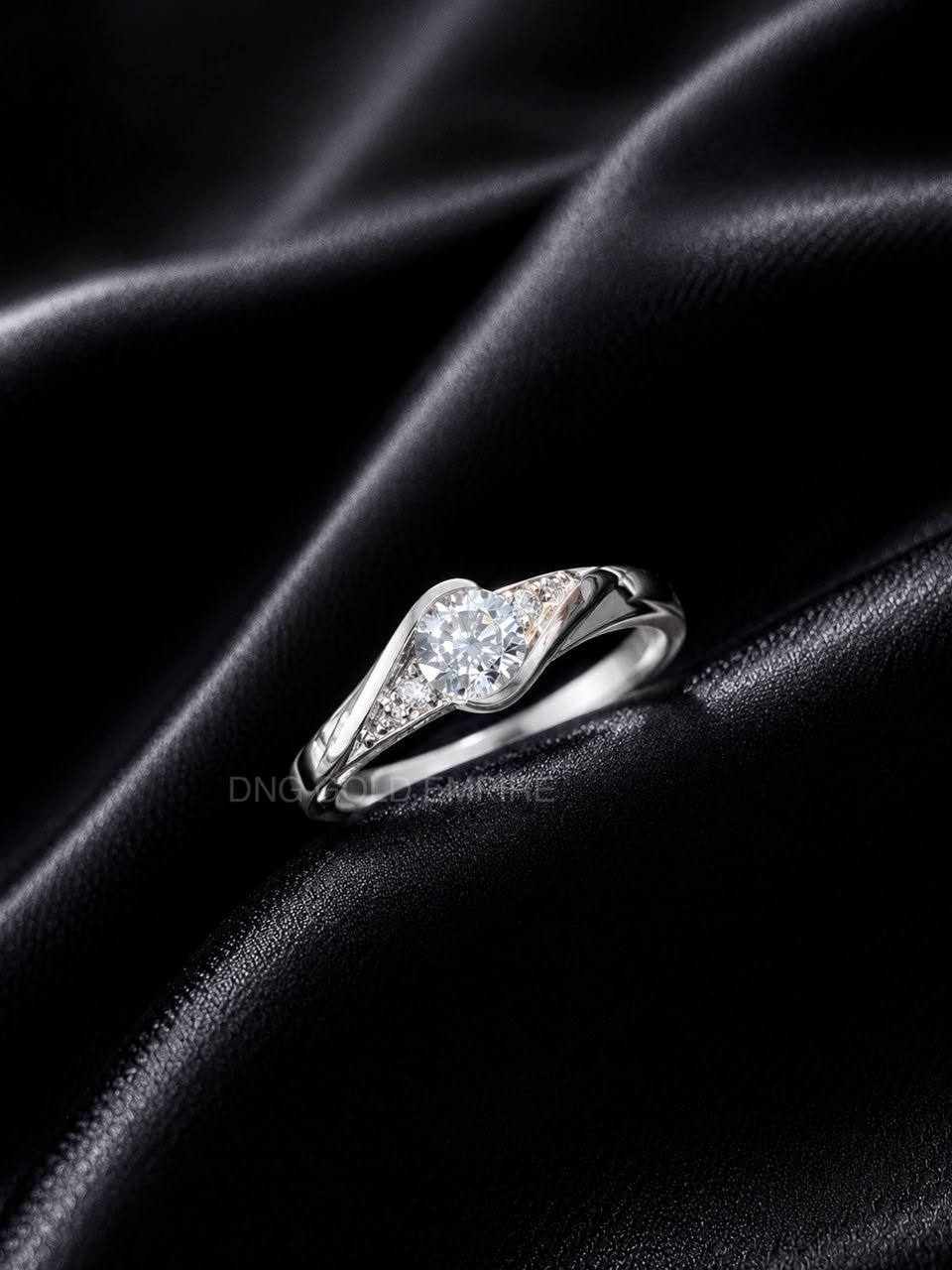 Cincin Batu Putih Swiss