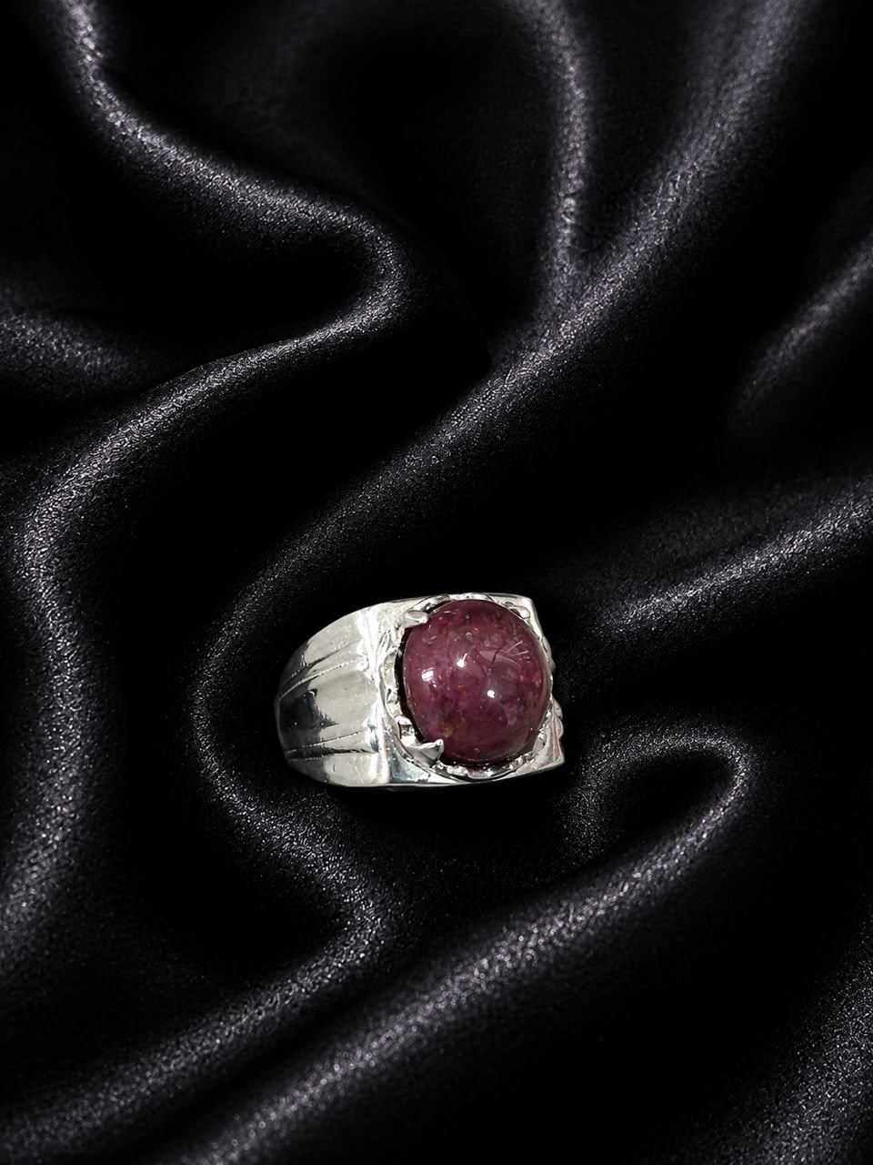 Cincin Ruby Worrior