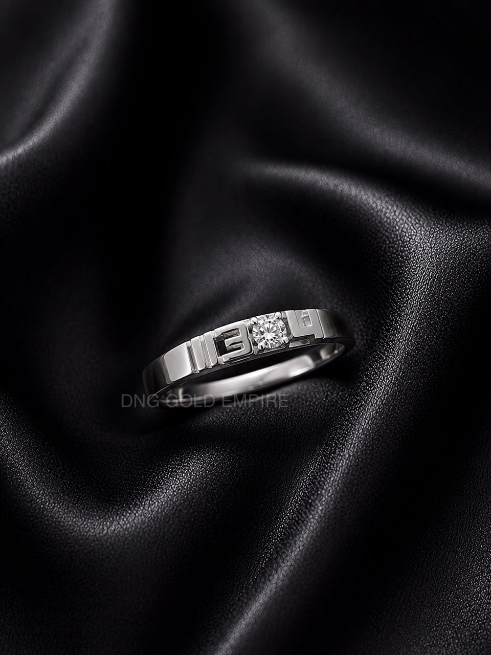 Cincin Batu Tiga Empat
